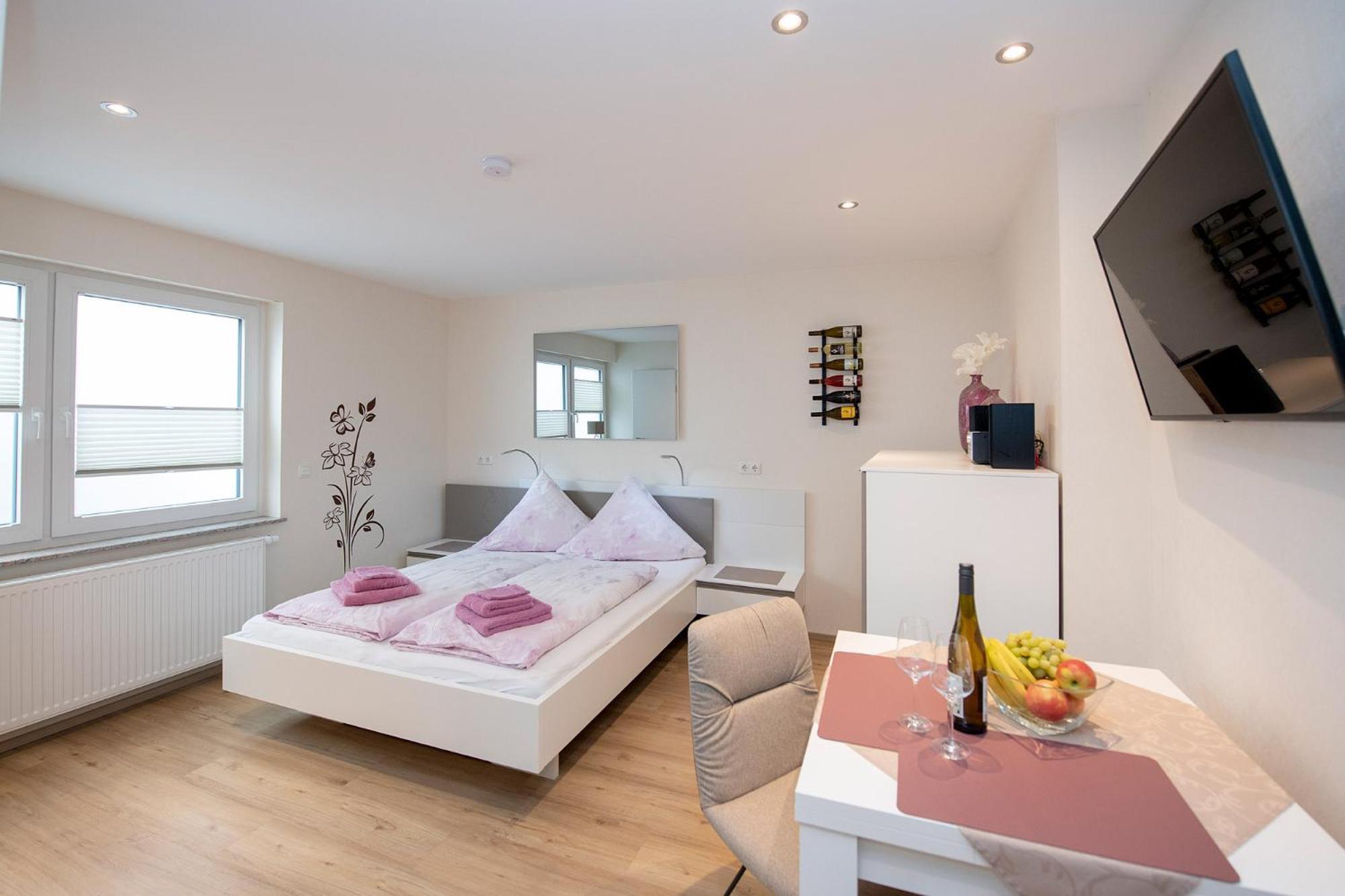 Studio Apartment Am Historischen Matthiasturm Neef ภายนอก รูปภาพ